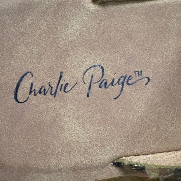 Charlie Paige Women's Leopard Print Sandals size 8 - Picture 6 of 7